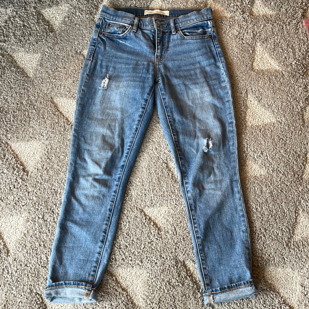 GAP Girlfriend Jeans in Medium Wash - 24